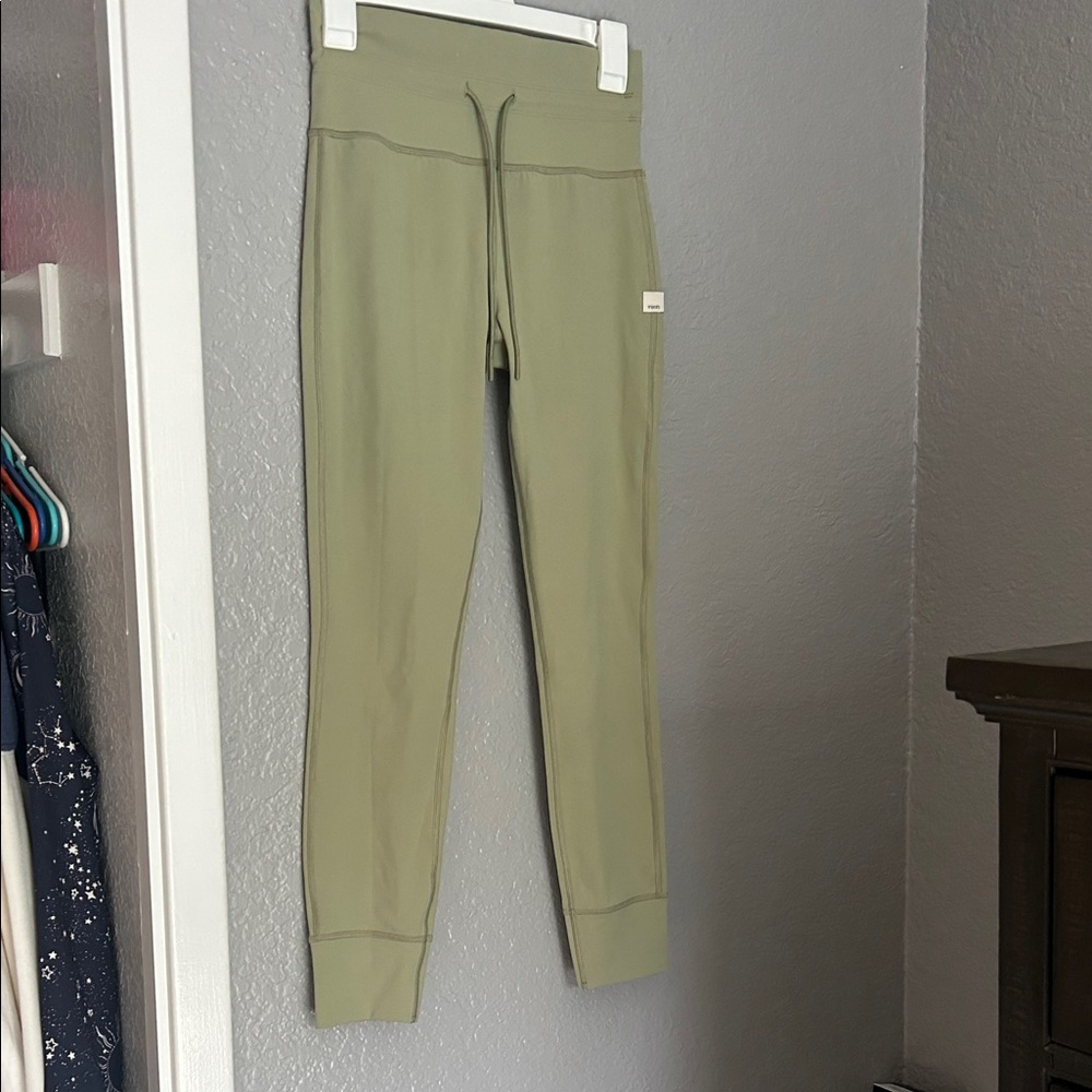 Vuori daily leggings